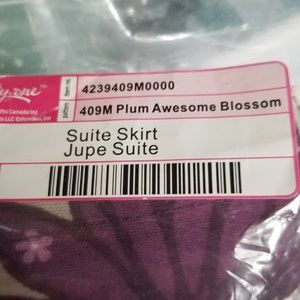NWT Thirty One Suite Skirt Cover Plum